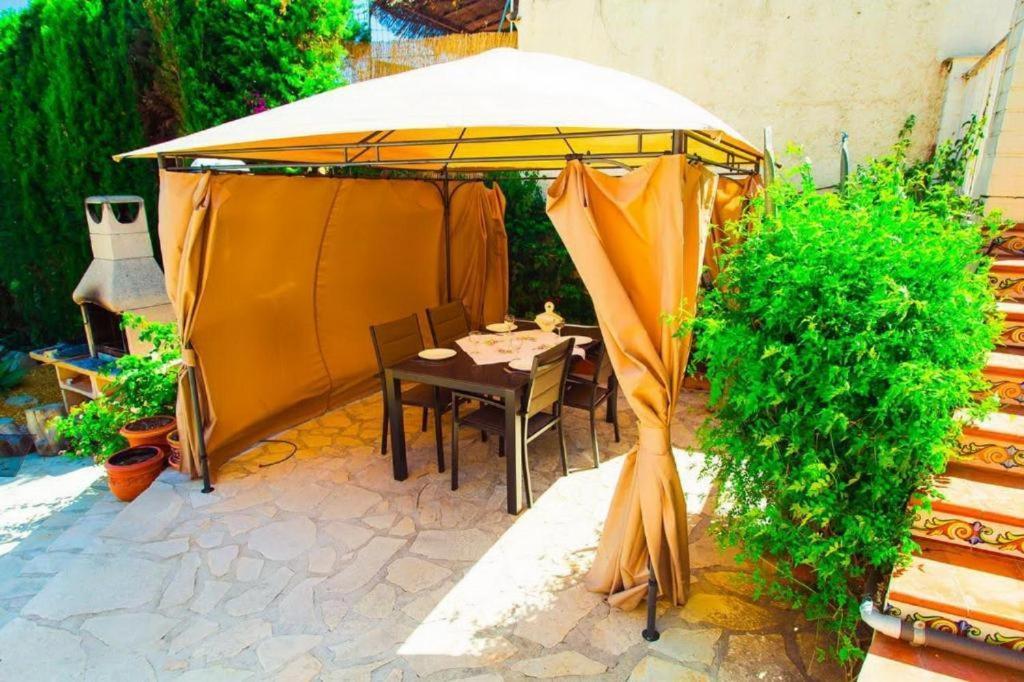Apartamentos En La Villa Con El Territorio Comun En كاليبي المظهر الخارجي الصورة